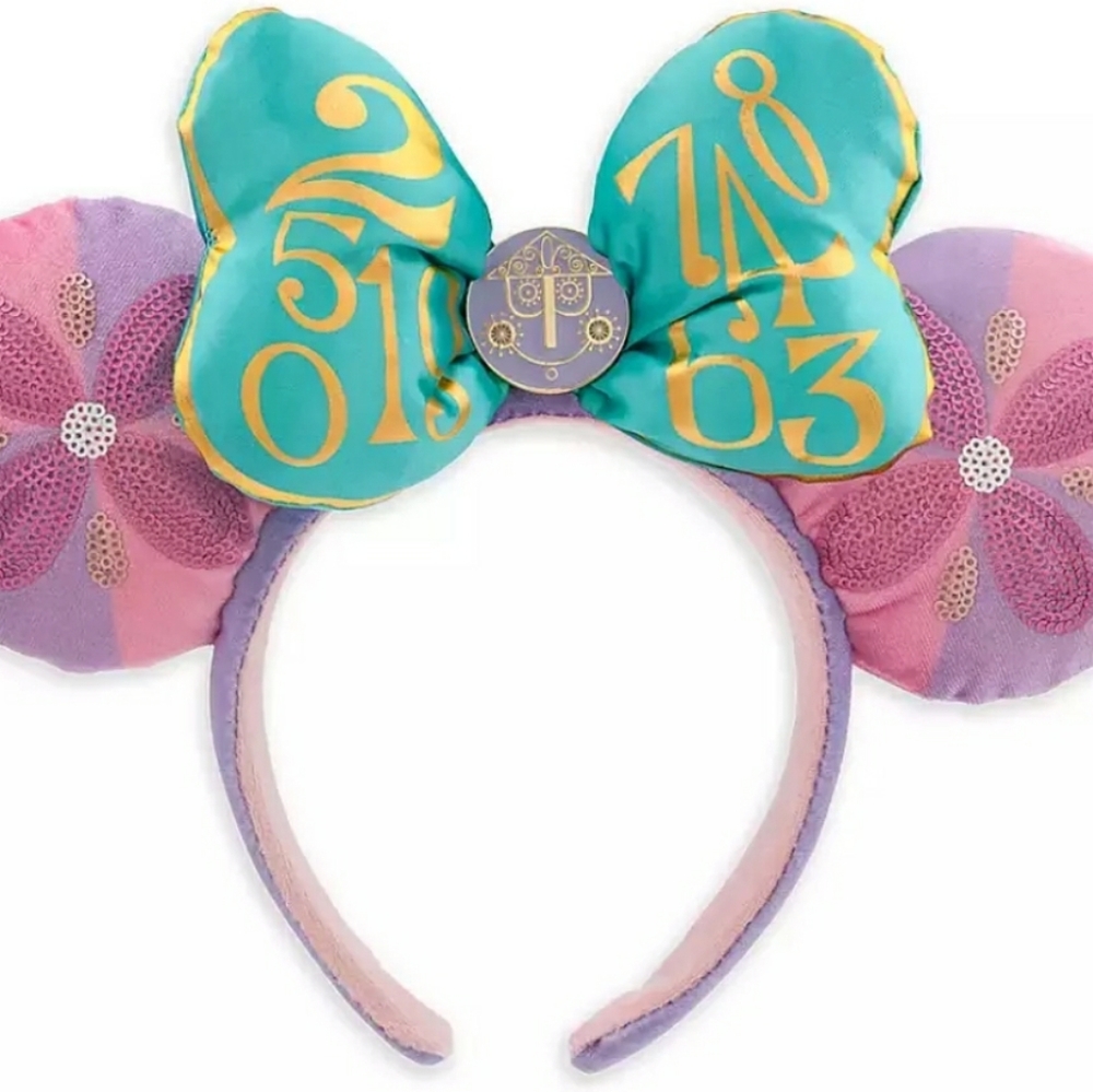 Minnie Mouse The Main Attraction - It's A Small Wo